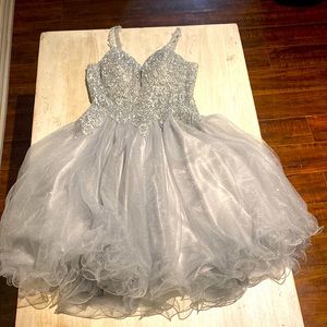 Grad dress•size 2• worn one•no stains or rips
